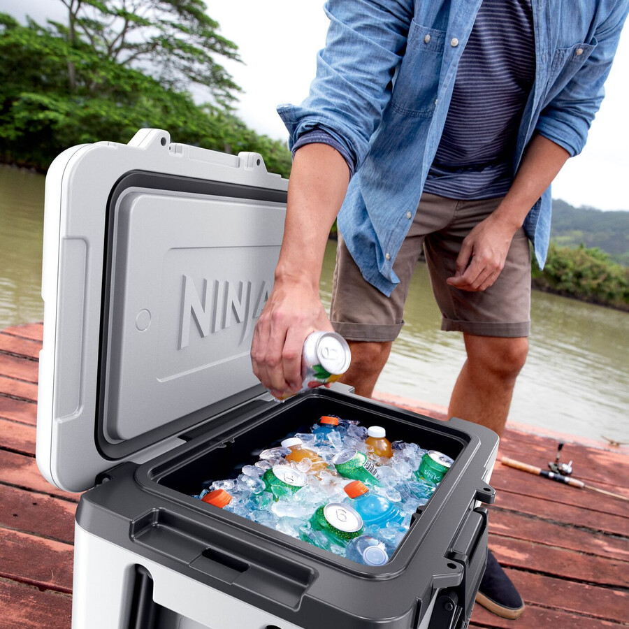 ensemble glacière à roulettes ninja frostvault 45qt42l bloc réfrigérant et bouteille isotherme thirsti