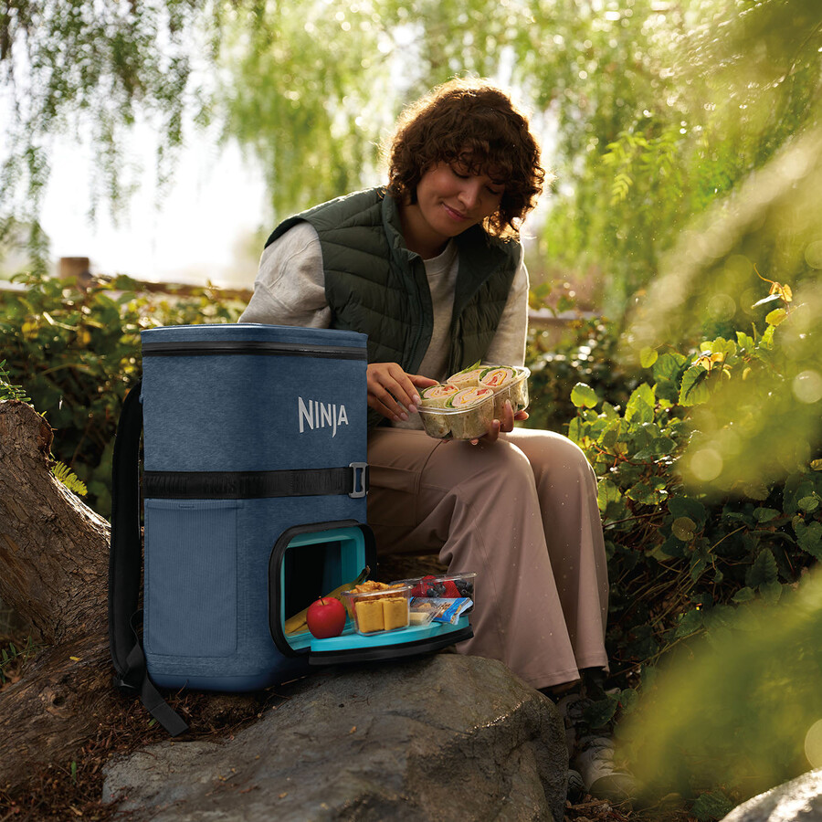 glacière souple à sac à dos ninja frostvault go 17 litres 24 canettes - bleu bord de lac