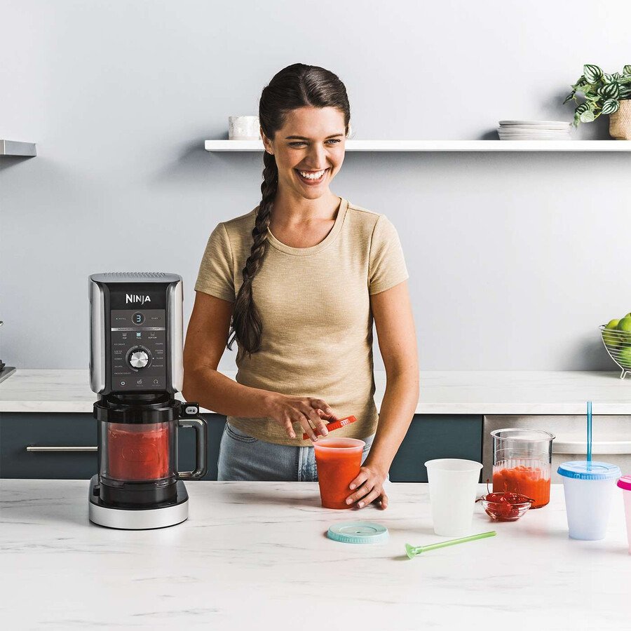 machine à glaces et boissons glacées ninja creami deluxe 10 en 1 lot de 4 bacs